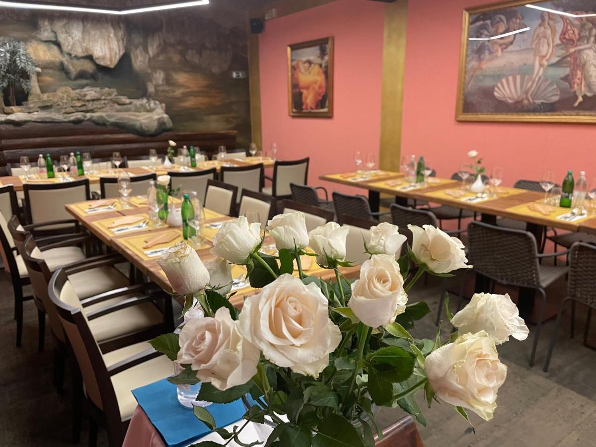 Madonca Rooms & Restaurant ノヴァ・ゴリツァ エクステリア 写真
