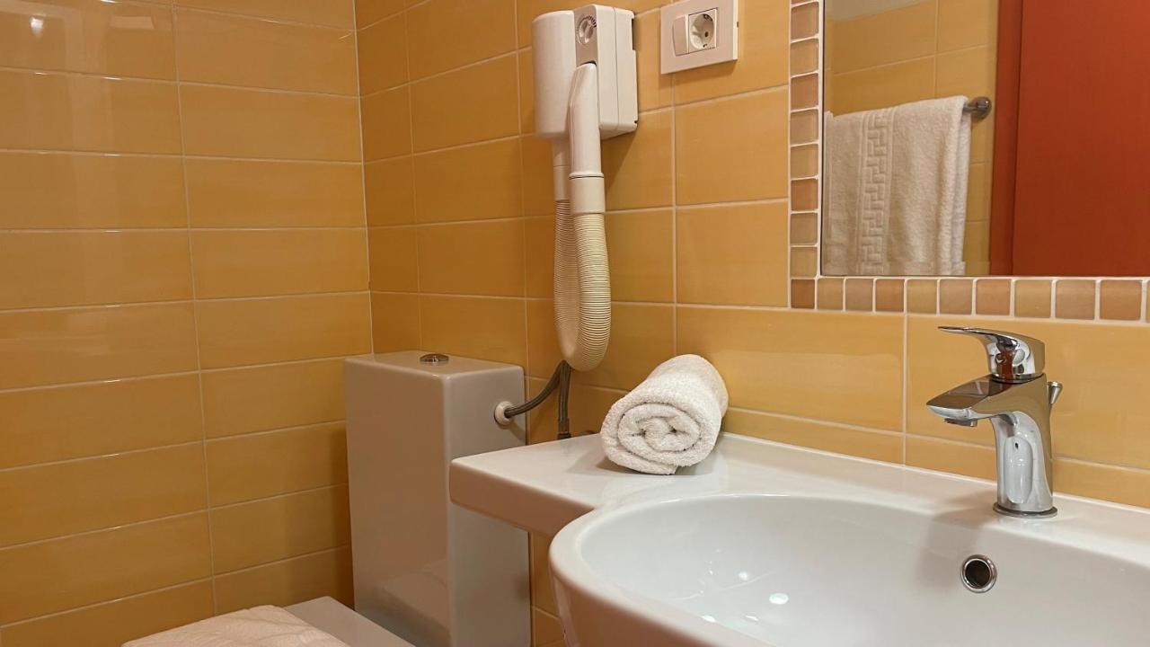 Madonca Rooms & Restaurant ノヴァ・ゴリツァ エクステリア 写真