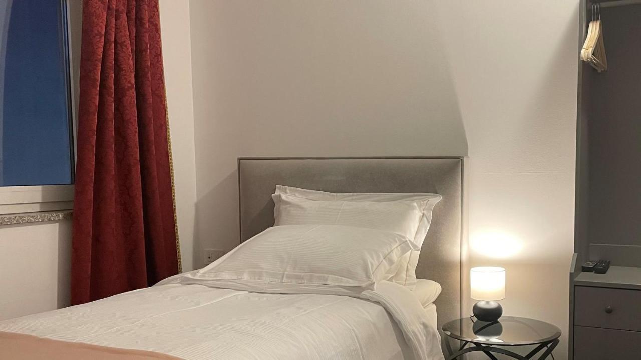 Madonca Rooms & Restaurant ノヴァ・ゴリツァ エクステリア 写真