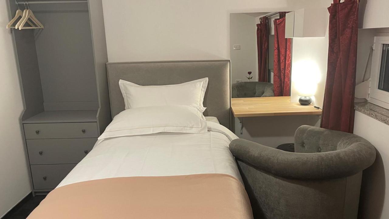 Madonca Rooms & Restaurant ノヴァ・ゴリツァ エクステリア 写真